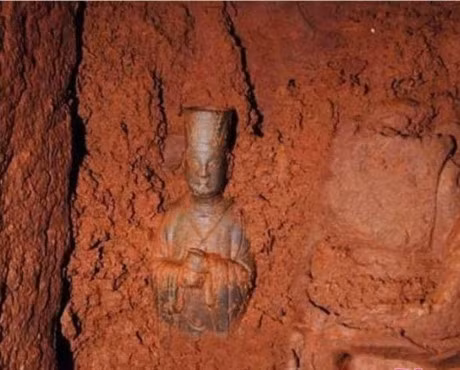 Ca gia dinh choang vang khi dao ham tru luong thuc lai gap ca kho do co - Anh 2