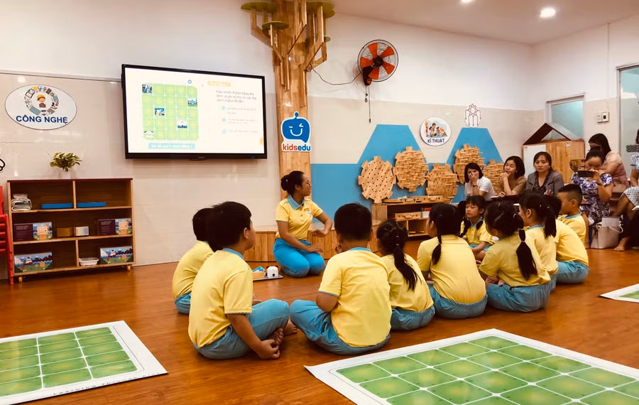 Các hoạt động của trường mầm non tại TP Hồ Chí Minh rất đa dạng, phong phú, trẻ có nhiều cơ hội học tập.