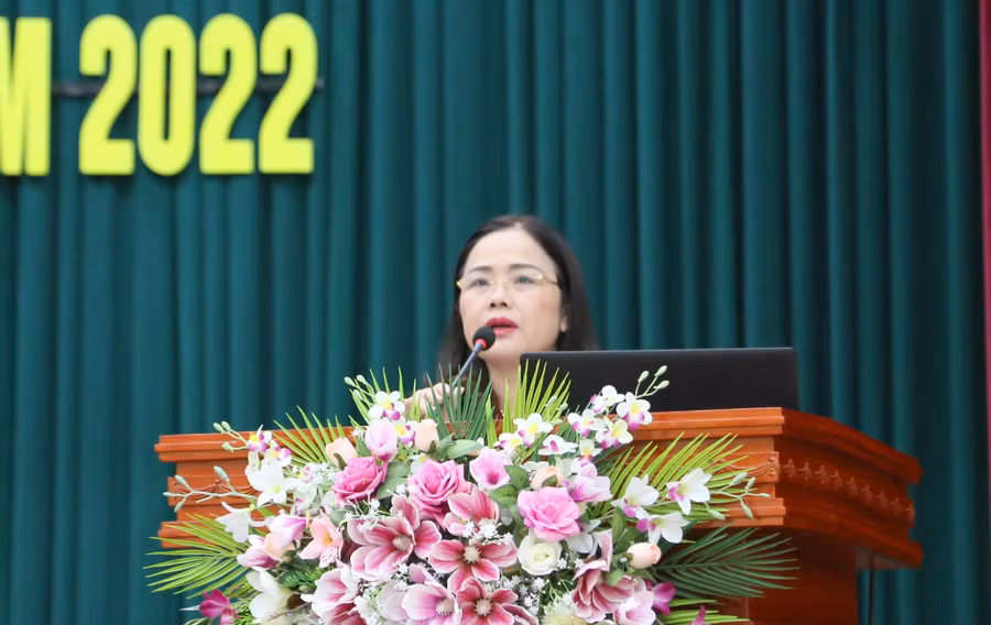 TS Lê Thị Hương – Giám đốc Sở GD&amp;ĐT tỉnh Quảng Trị lưu ý các cán bộ làm nhiệm vụ coi thi cần phát huy trách nhiệm để kỳ thi diễn ra thành công, đạt kết quả chất lượng cao nhất.