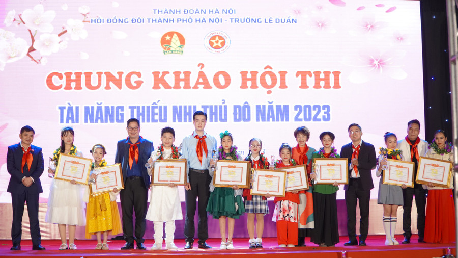 Hội thi năm nay được tổ chức qua 2 vòng: Sơ khảo và Chung khảo. Vòng Sơ khảo được tổ chức vào ngày 25/12/2022 với sự tham gia của 28 quận, huyện, thị xã trên địa bàn thành phố và Câu lạc bộ Cán bộ Đội Hà Nội.
