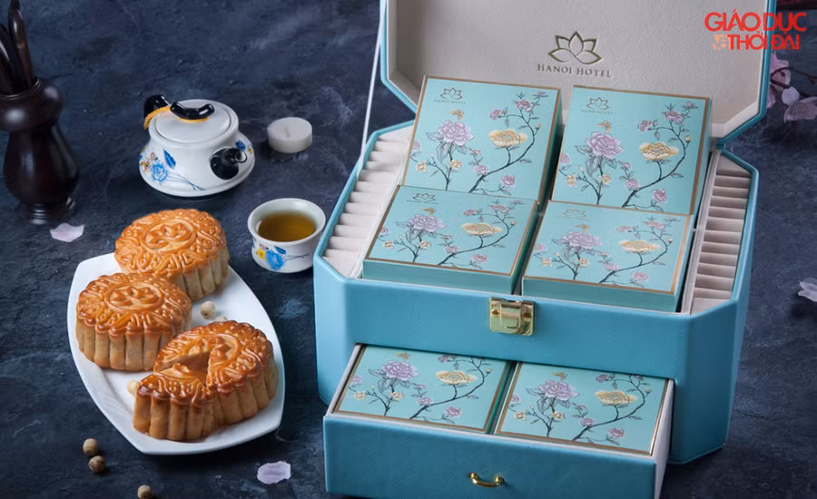 Bánh trung thu nhân Sen trắng lòng đỏ trứng mặn – bạn đã thử chưa?