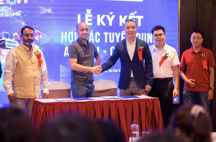 Ký kết hợp tác tuyển dụng giữa các bên. Ký kết hợp tác tuyển dụng giữa các bên.
