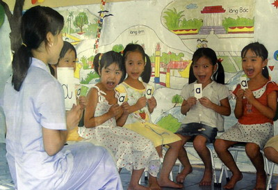 Hệ thống GD phổ thông sau 3 năm thi hành Luật GD 2005 bộc lộ các hạn chế cần được chế tài lại