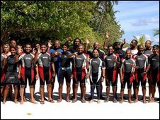 Nội các sẽ được thợ lặn và quân đội tháp tùng