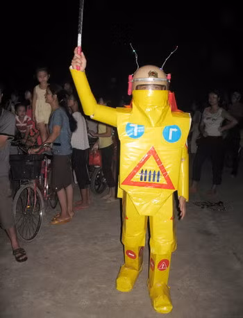 Vui tết trung thu nhưng không quên tuyên truyền an toàn giao thông