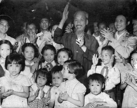 Trung thu nhớ Bác
