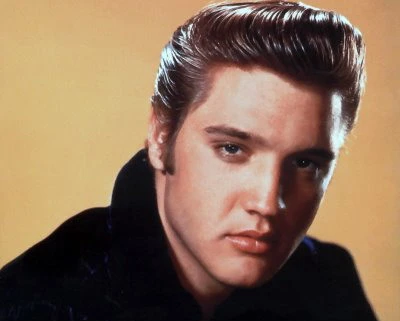 Tóc của Elvis Presley trị giá 9000 bảng