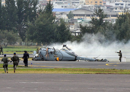 Chiếc máy bay gặp nạn ở Ecuador làm 2 phi công bị thương Chiếc máy bay gặp nạn ở Ecuador làm 2 phi công bị thương