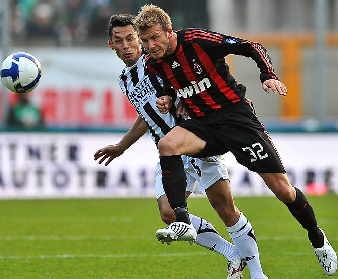 David Beckham sẽ làm gì khi "về vườn"? ảnh 1 Những người hâm mộ bóng đá sắp không còn cơ hội chiêm ngưỡng thần tượng của mình trên sân cỏ