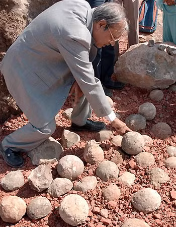 Các nhà khoa học mới phát hiện nhiều trứng khủng long ở Ấn Độ