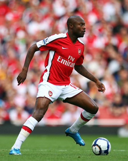 “Giáo sư” cho rằng trong mùa giải năm nay William Gallas đã có rất nhiều thay đổi “Giáo sư” cho rằng trong mùa giải năm nay William Gallas đã có rất nhiều thay đổi