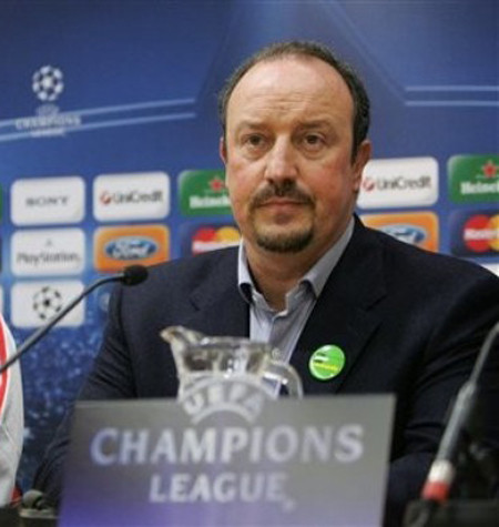 HLV Benitez khẳng định ông không hề đánh bạc khi tung Steven Gerrard vào sân