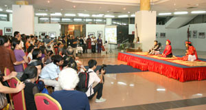 Biểu diễn Ca trù tại đêm khai mạc Biểu diễn Ca trù tại đêm khai mạc