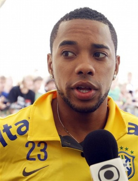 Robinho cho biết rất ngưỡng vọng Barcelona nhưng sẽ trung thành với bản hợp đồng đã ký với Man City