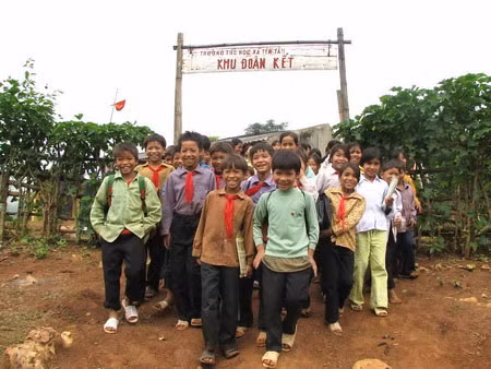 37 triệu bảng Anh hỗ trợ cho giảm nghèo và trường học