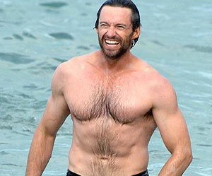 Gương mặt điển trai với hàng râu quai nón đầy nam tính cùng cơ bắp sắn chắc tạo nên sức hút mạnh mẽ ở nam diễn viên này Gương mặt điển trai với hàng râu quai nón đầy nam tính cùng cơ bắp sắn chắc tạo nên sức hút mạnh mẽ ở nam diễn viên này