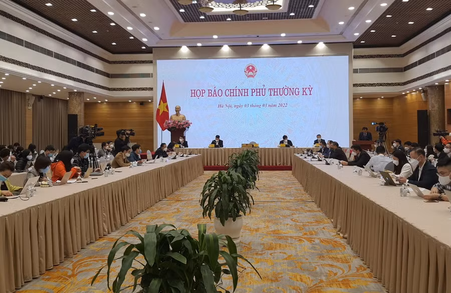 Toàn cảnh họp báo.