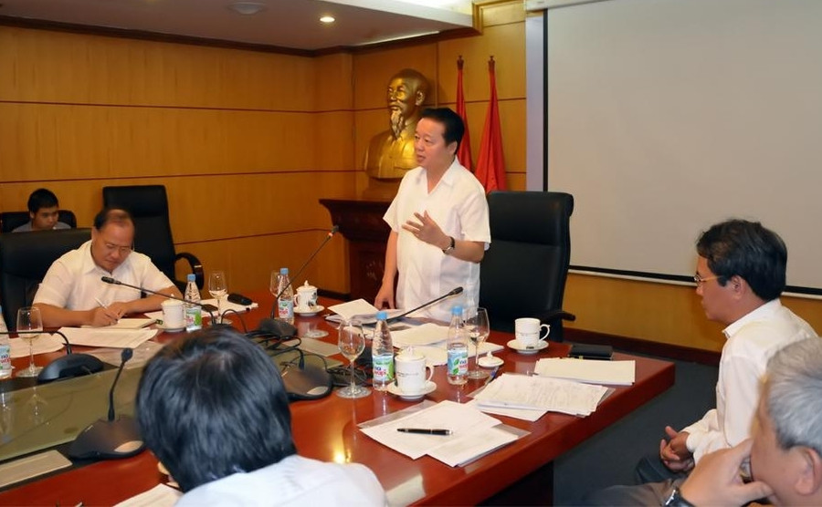 Bộ trưởng Trần Hồng Hà phát biểu tại cuộc họp