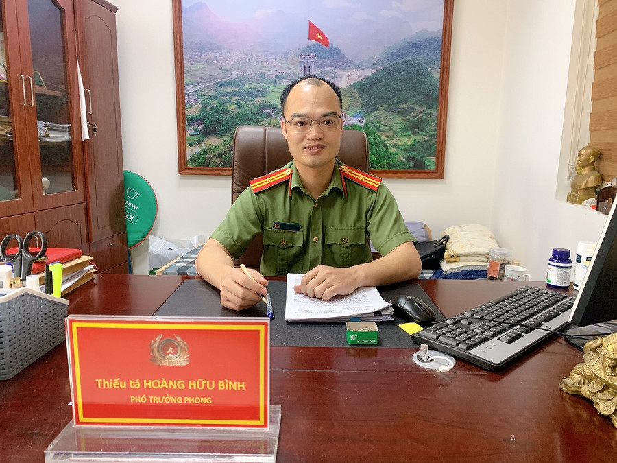 Thiếu tá Hoàng Hữu Bình. Thiếu tá Hoàng Hữu Bình.