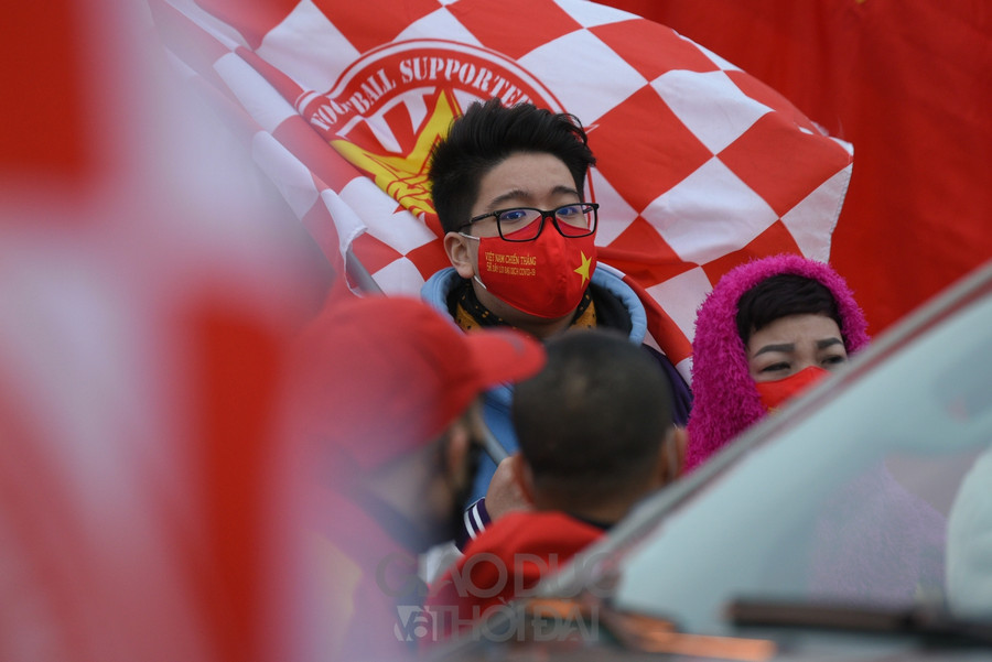 Không khí "cực nóng" tại sân Mỹ Đình trước trận Việt Nam - Trung Quốc ảnh 5