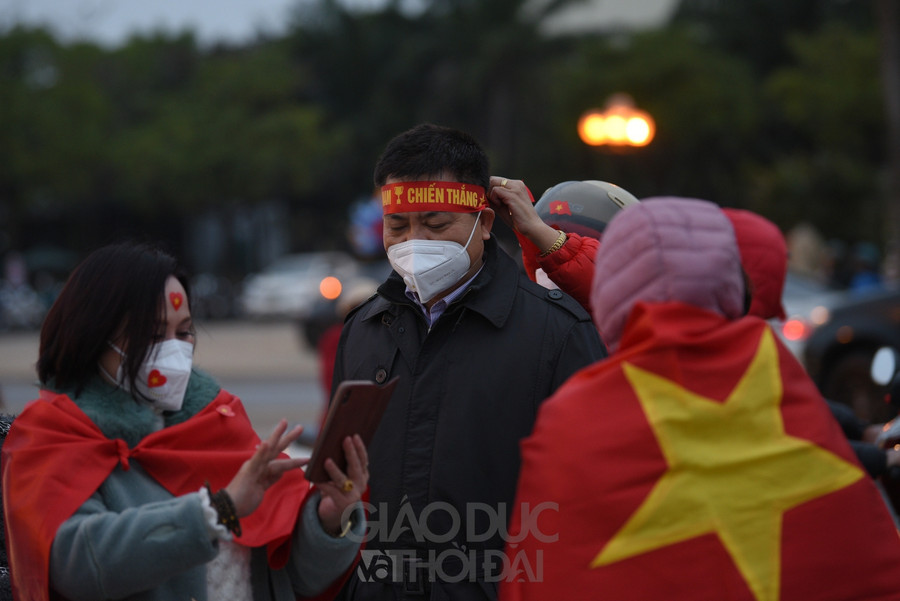 Không khí "cực nóng" tại sân Mỹ Đình trước trận Việt Nam - Trung Quốc ảnh 8