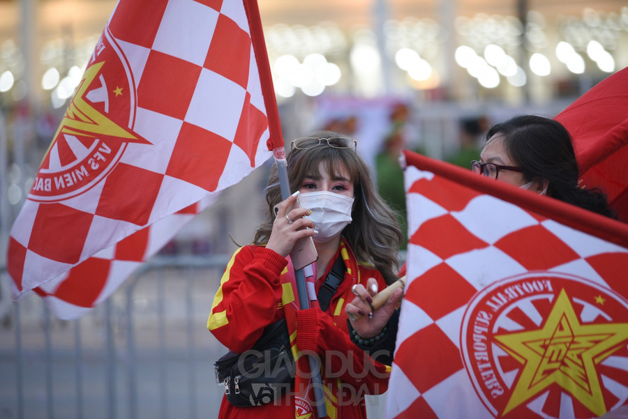 Được biết, trận đấu được đón khoảng 20.000 khán giả, bằng 50% sức chứa của sân Mỹ Đình.