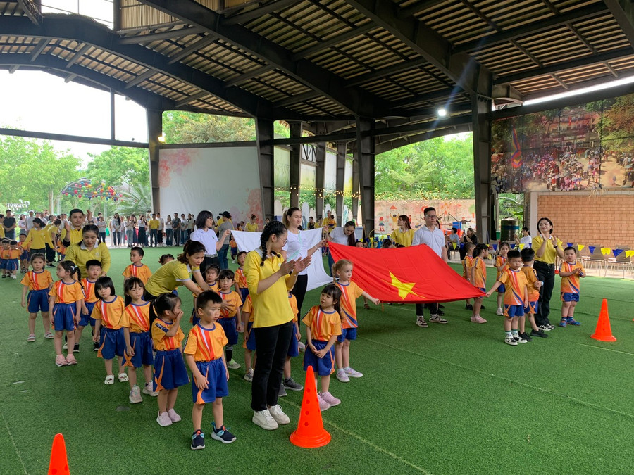 Trẻ làm trung tâm thông qua hoạt động trải nghiệm, giúp nâng cao chất lượng nuôi dạy. Trẻ làm trung tâm thông qua hoạt động trải nghiệm, giúp nâng cao chất lượng nuôi dạy.