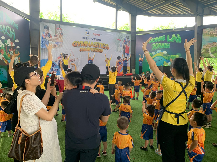 Phụ huynh đồng hành cùng học sinh đã làm nên thành công của ngày trải nghiệm. Phụ huynh đồng hành cùng học sinh đã làm nên thành công của ngày trải nghiệm.