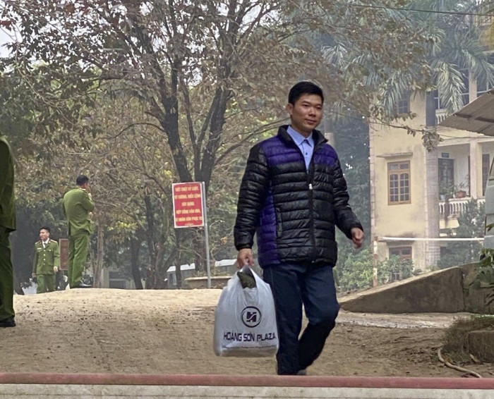 Cựu bác sĩ Hoàng Công Lương được ra tù trước thời hạn Cựu bác sĩ Hoàng Công Lương được ra tù trước thời hạn