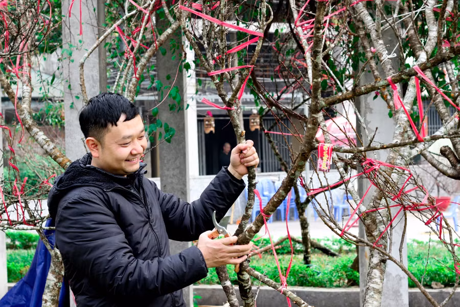 Anh Hùng cho biết, chính quyền sở tại rất tạo điều kiện trong việc cấp phát tem, giấy xác nhận để việc thông hành được thuận tiện.