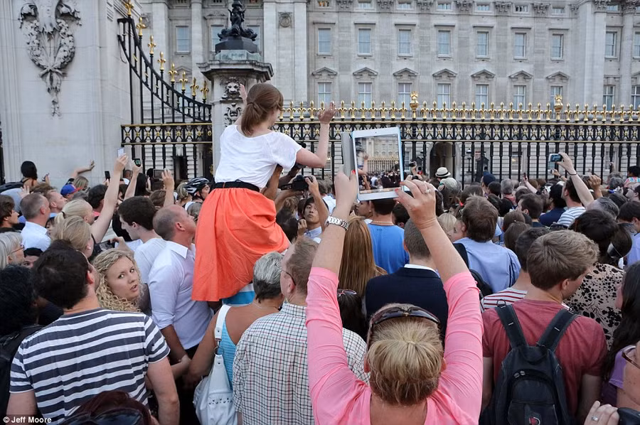 Euphoria: Thousands of people celebrated after the news spread of the baby prince