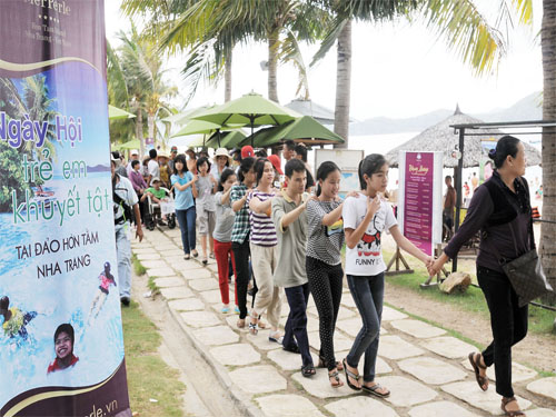 Học sinh khiếm thính Trường Nguyễn Đình Chiểu tham dự ngày hội trẻ em khuyết tật