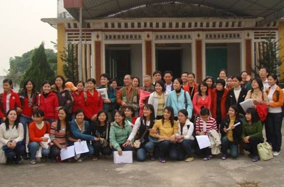 Với sinh viên, ông là người thầy đáng kính, là người bạn thân thiết Với sinh viên, ông là người thầy đáng kính, là người bạn thân thiết
