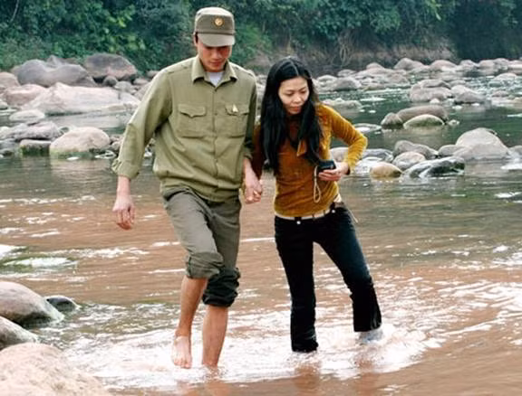 Chiến sĩ biên phòng trẻ và sơn nữ