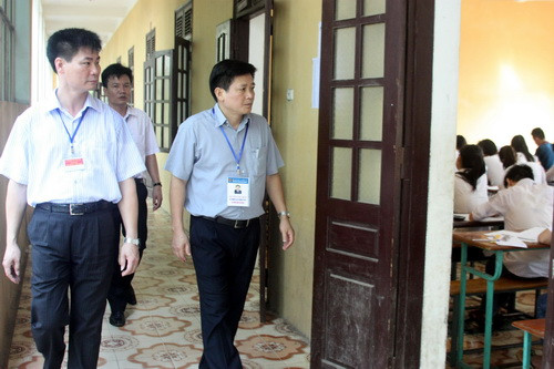 Đoàn Bộ GD&ĐT kiểm tra công tác coi thi tại HĐTS trường ĐH Công nghiệp Việt- Hung Đoàn Bộ GD&ĐT kiểm tra công tác coi thi tại HĐTS trường ĐH Công nghiệp Việt- Hung