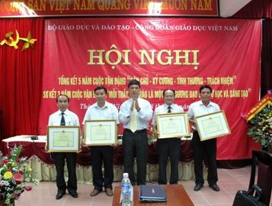 Phát huy truyền thống nhà giáo Việt Nam