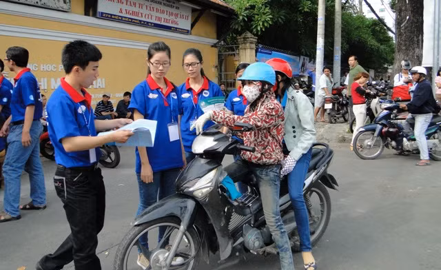 Cả nước đồng hành cùng sĩ tử