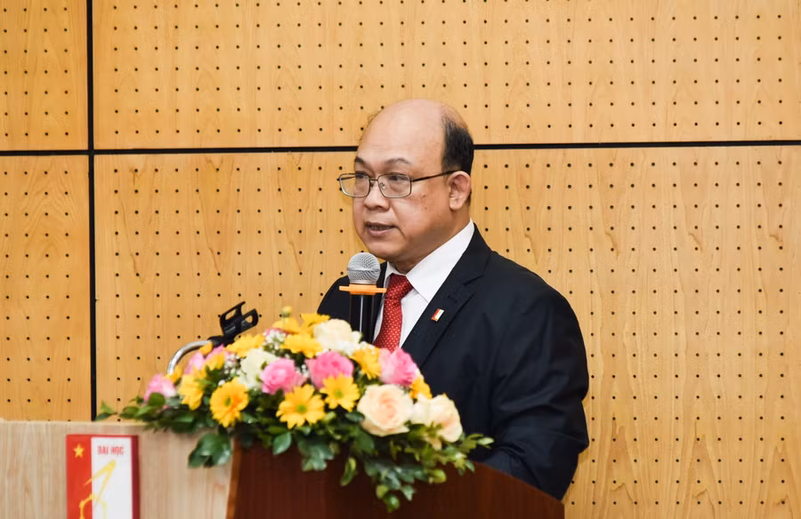 PGS.TS Huỳnh Quyết Thắng phát biểu khai mạc