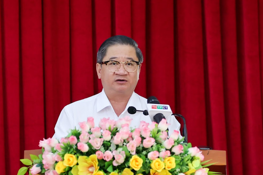 Đại diện Đoàn đại biểu Quốc hội thành phố Cần Thơ tiếp thu kiến nghị của cử tri - Ảnh: VGP/Nhật Bắc Đại diện Đoàn đại biểu Quốc hội thành phố Cần Thơ tiếp thu kiến nghị của cử tri - Ảnh: VGP/Nhật Bắc