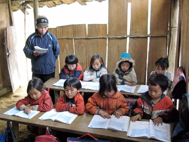 Điều kiện được hưởng trợ cấp khi chuyển công tác ra khỏi vùng ĐBKK