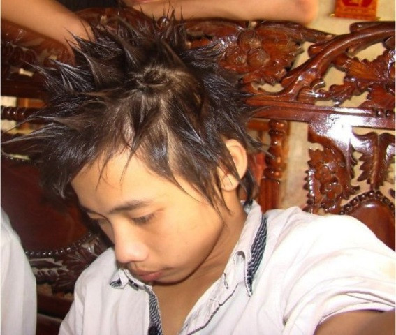 Cái tóc là gốc... học trò ảnh 1 Cái tóc là gốc... học trò ảnh 1