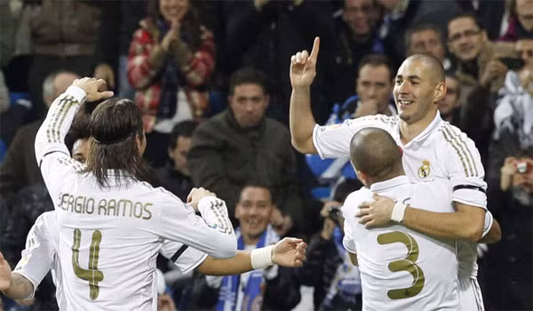 Benzema có bàn thắng từ rất sớm