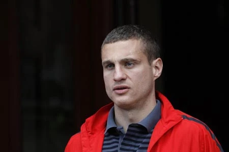 Nemanja Vidic trở lại trong chuyến làm khách Liverpool