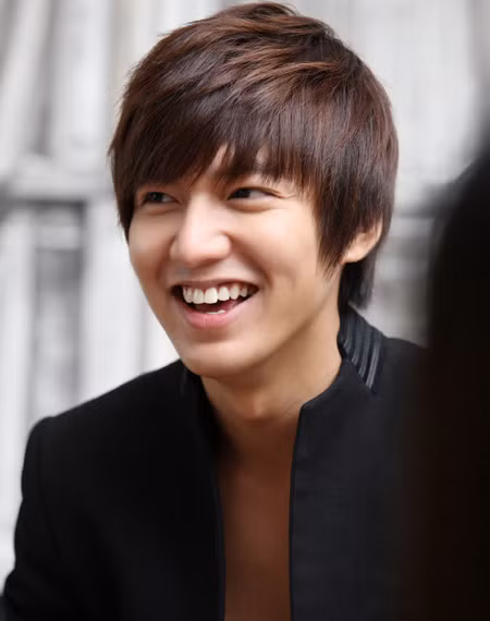 Nam diễn viên, ca sĩ Lee Min Ho