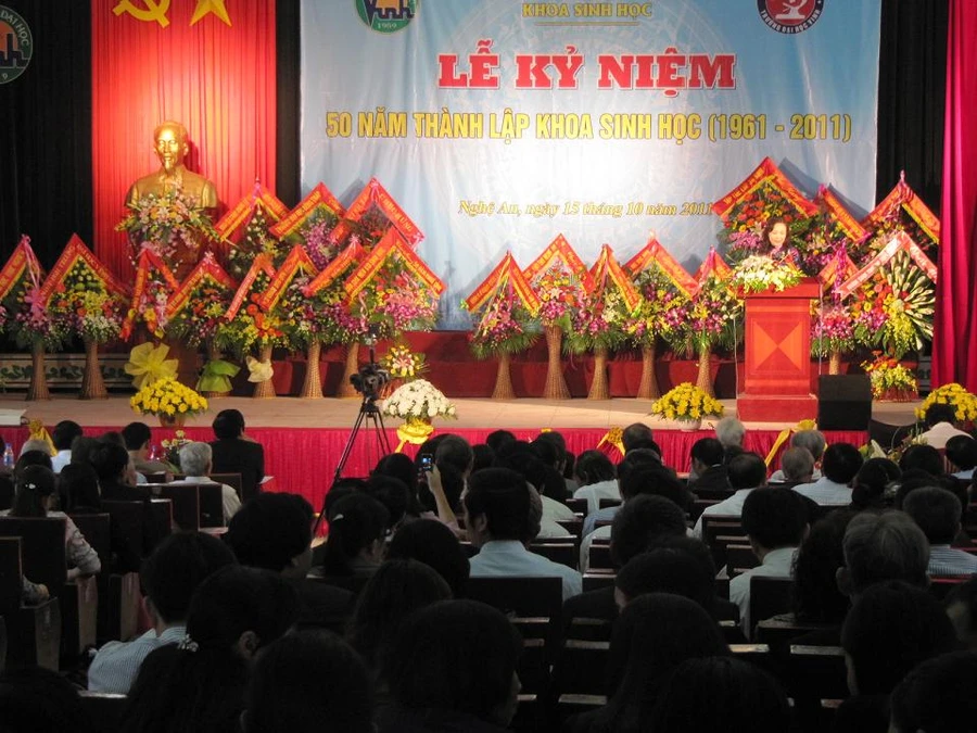 Khoa Sinh học trường ĐH Vinh kỷ niệm 50 năm thành lập (1961-2011)