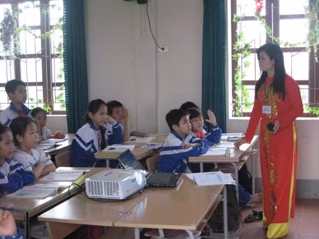 Dạy tiếng Anh cấp tiểu học ở Nghệ An - Khó vì đội ngũ GV