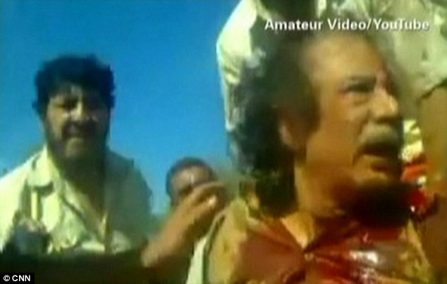 ... và ông Gaddafi trước khi chết ... và ông Gaddafi trước khi chết