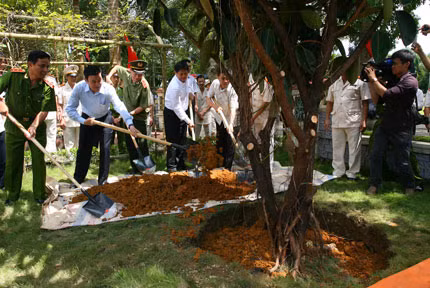 Luôn mở rộng đường về cho phạm nhân cải tạo tốt