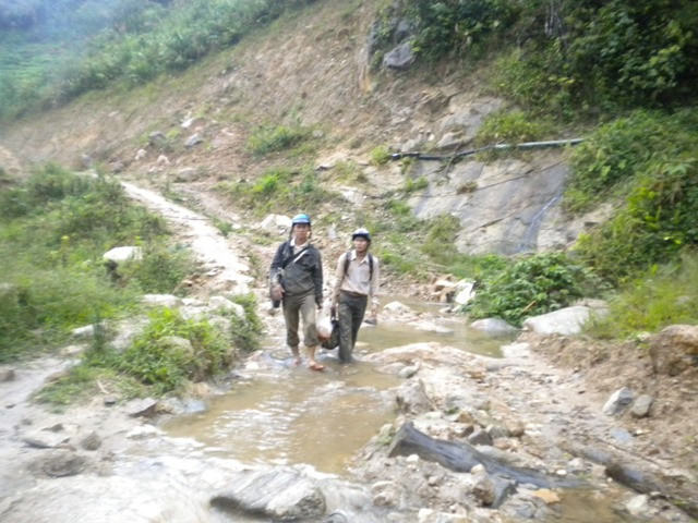 Gan nan đường lên Trà Linh