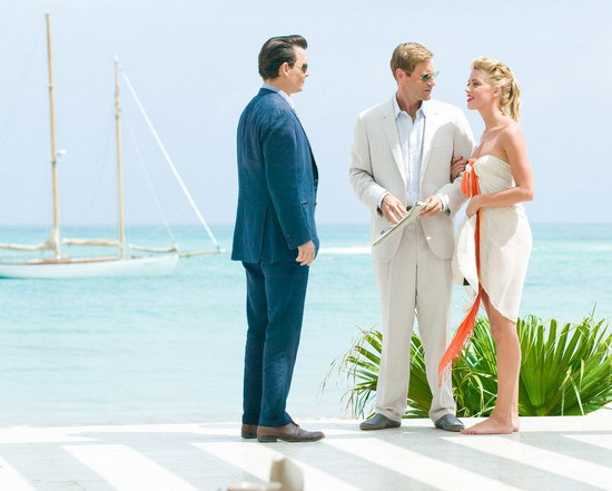 Tiết lộ những hình ảnh mới nhất của Johnny Depp trong &quot;The Rum Diary&quot; ảnh 3